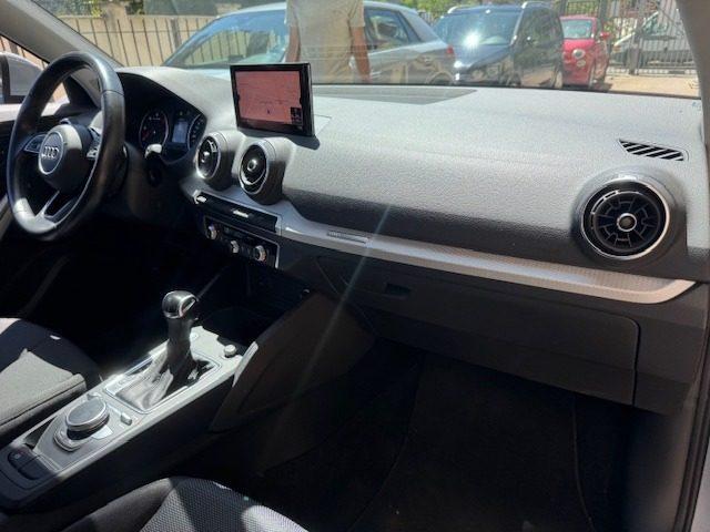 AUDI Q2 30 TDI S tronic Business Plus