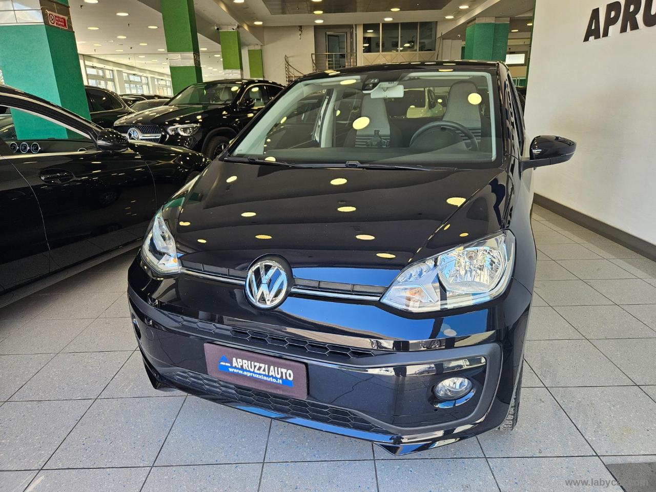 VOLKSWAGEN 1.0 5p. move up!