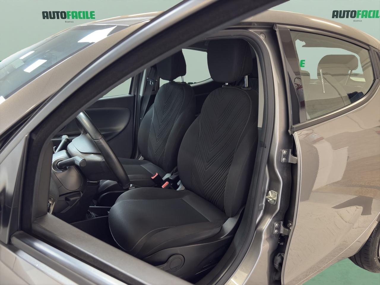 Lancia Ypsilon 1.0 FireFly Hybrid Gold