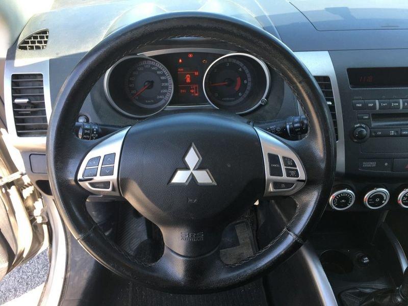 Mitsubishi Outlander 2.0 DI-D 4WD Intense DPF