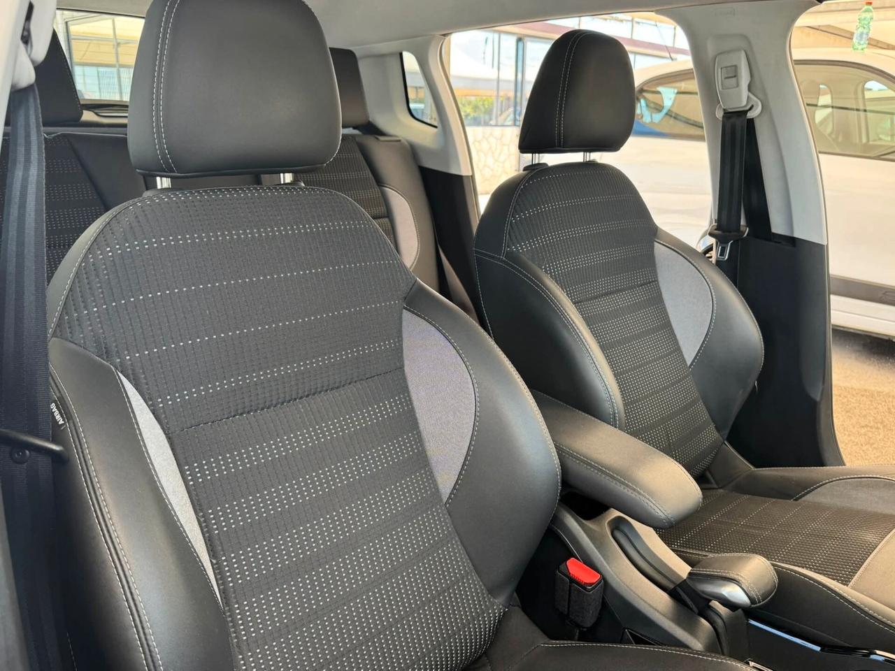 PEUGEOT 2008 EAT6 1.6DIESEL 120CV FULL OPTIONAL PARI AL NUOVO