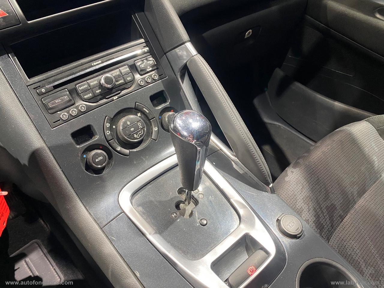 PEUGEOT 3008 1.6 HDi 110 CV AUTOMATICO Premium