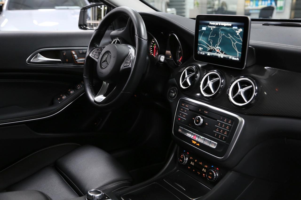 Mercedes GLA 200 d Automatic 4Matic Premium AMG