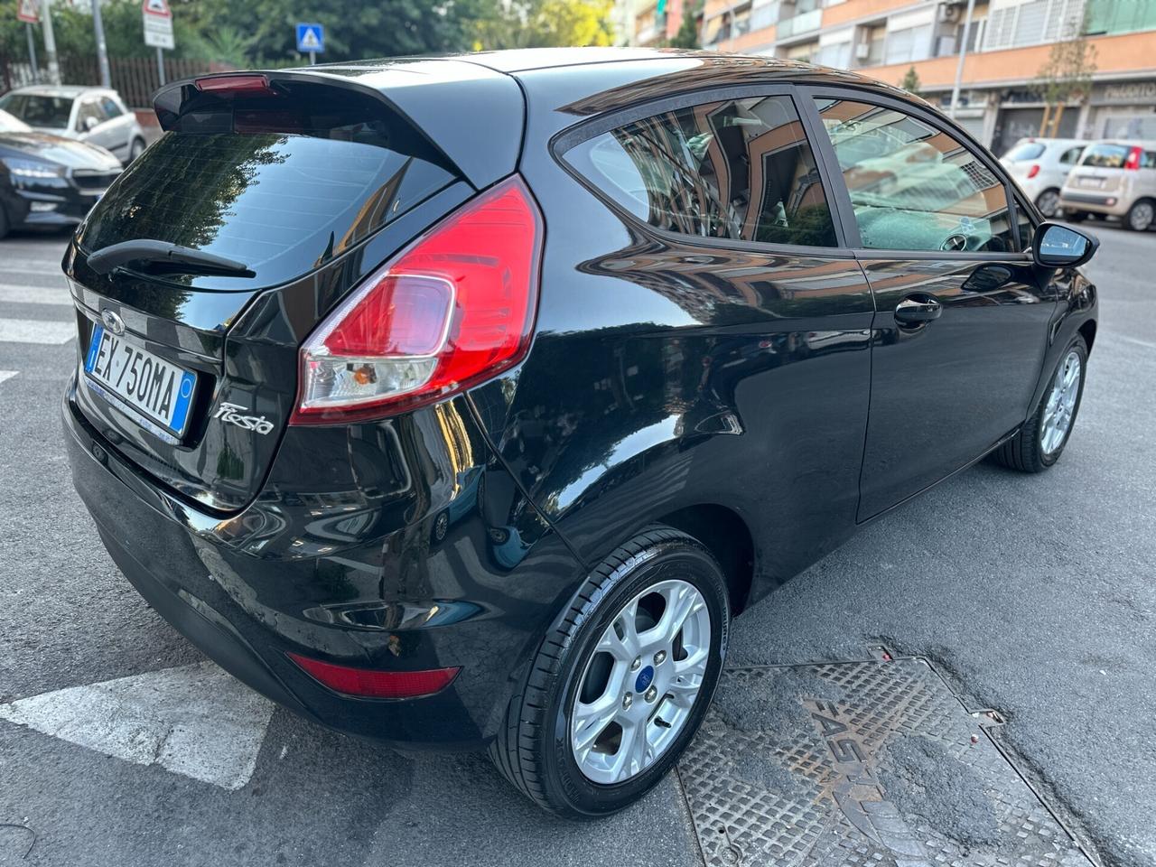 Ford Fiesta 1.4 97cv GPL RINNOVATO Garanzia 12m