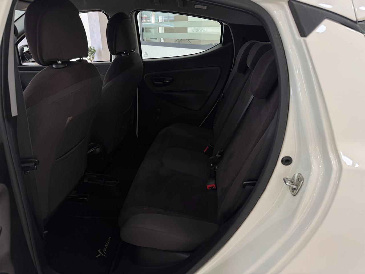 Lancia Ypsilon 1.2 69 CV 5 porte Gold