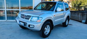 Mitsubishi Pajero 2.5 TDI 3p. Autocarro