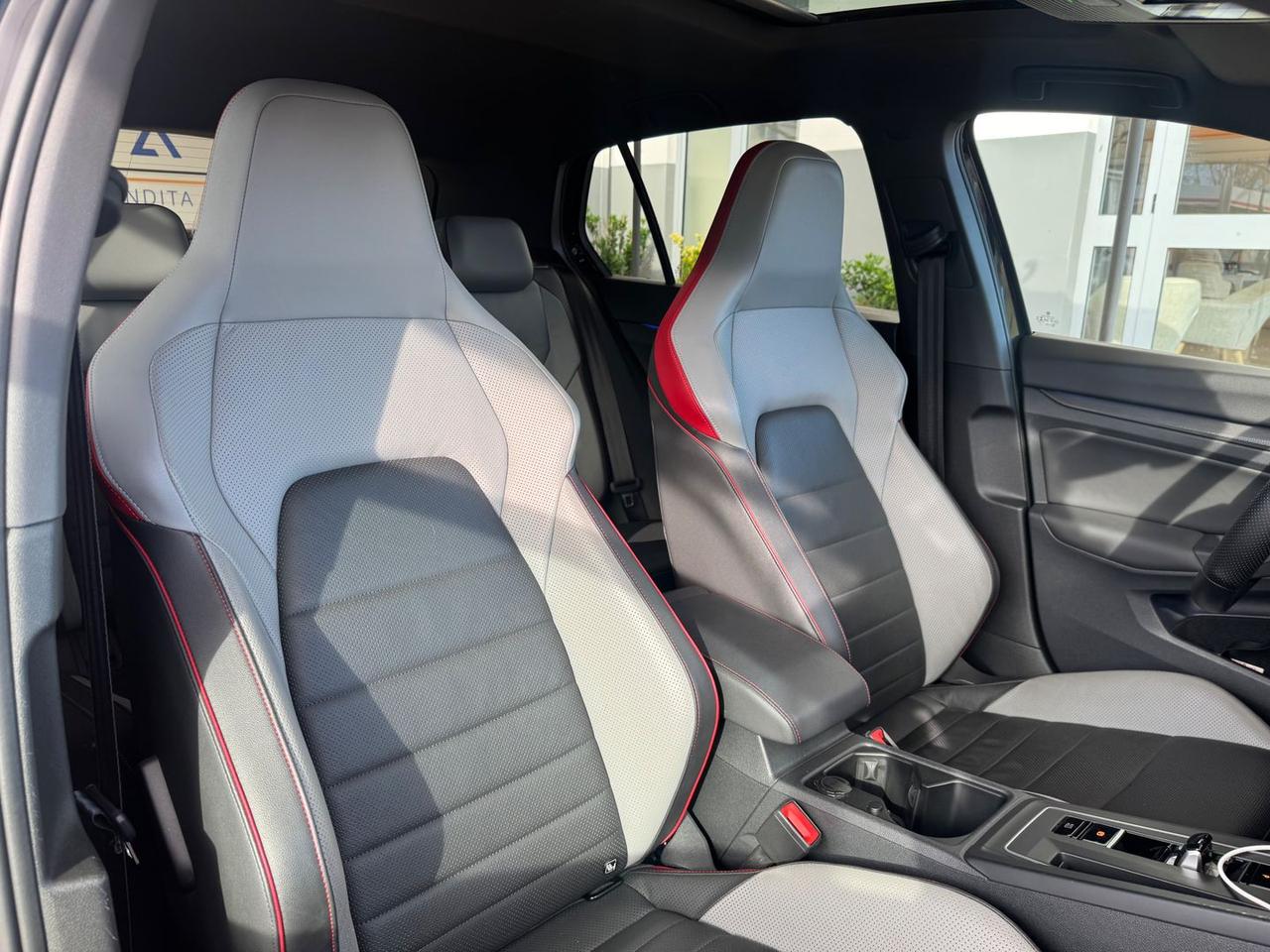 Volkswagen Golf GTI Ultimate 2.0 TSI GTI #10740