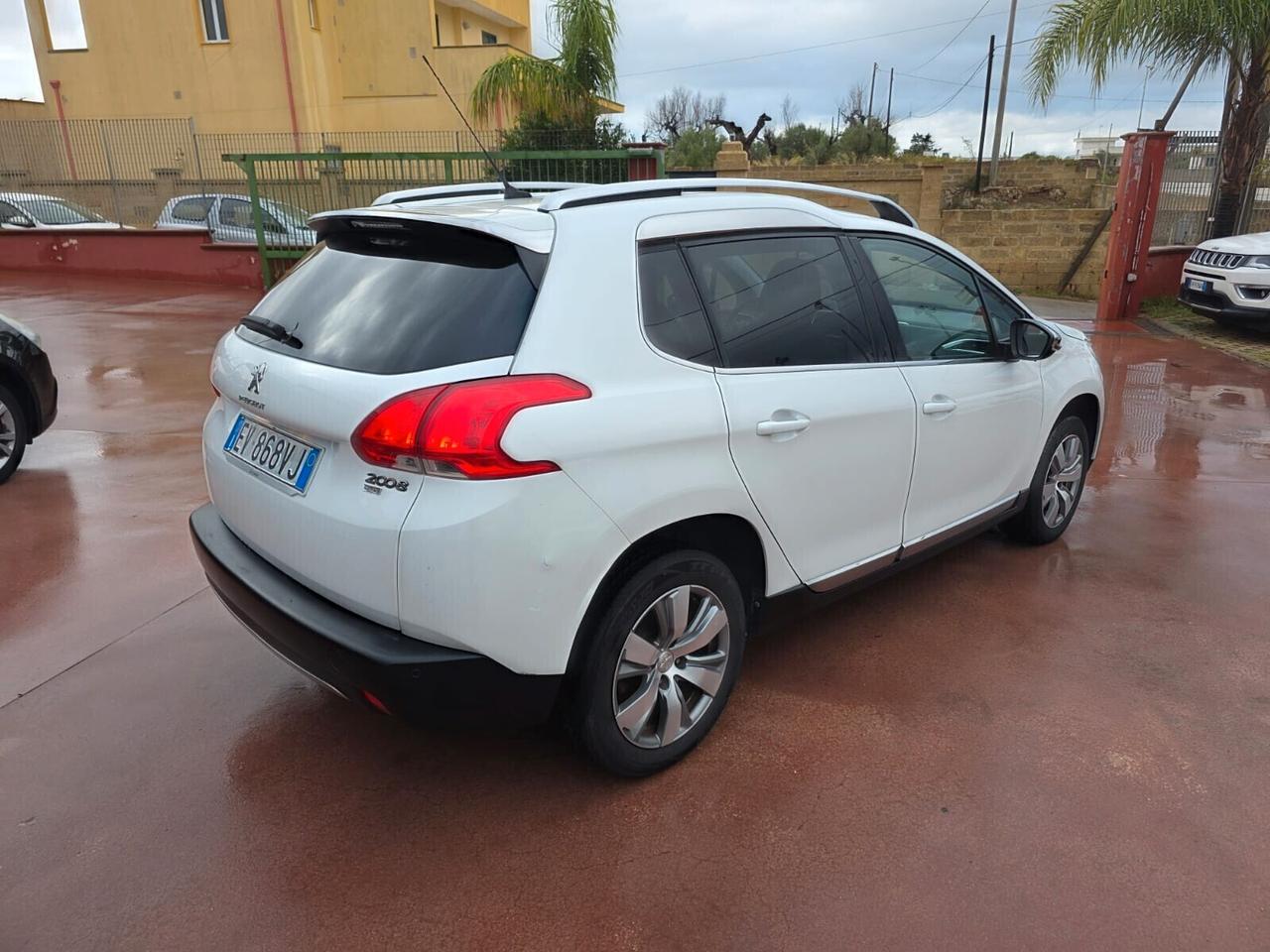 Peugeot 2008 1.6 e-HDi 115 CV Stop&Start Féline