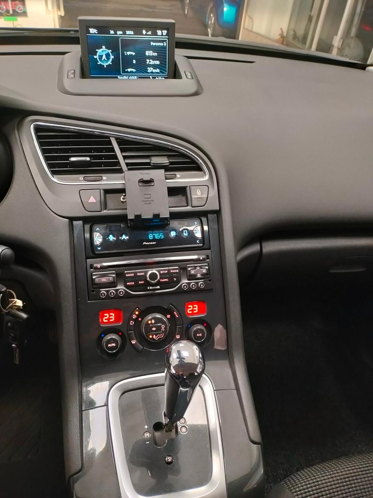 Peugeot 5008 1.6 e-HDi 115CV Stop&Start cambio robotizzato Allure