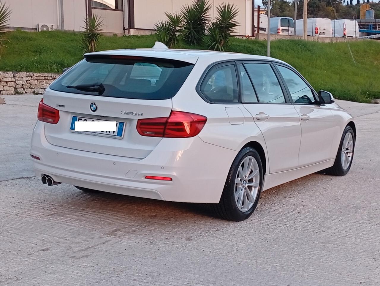 Bmw 320d xDrive Touring Luxury