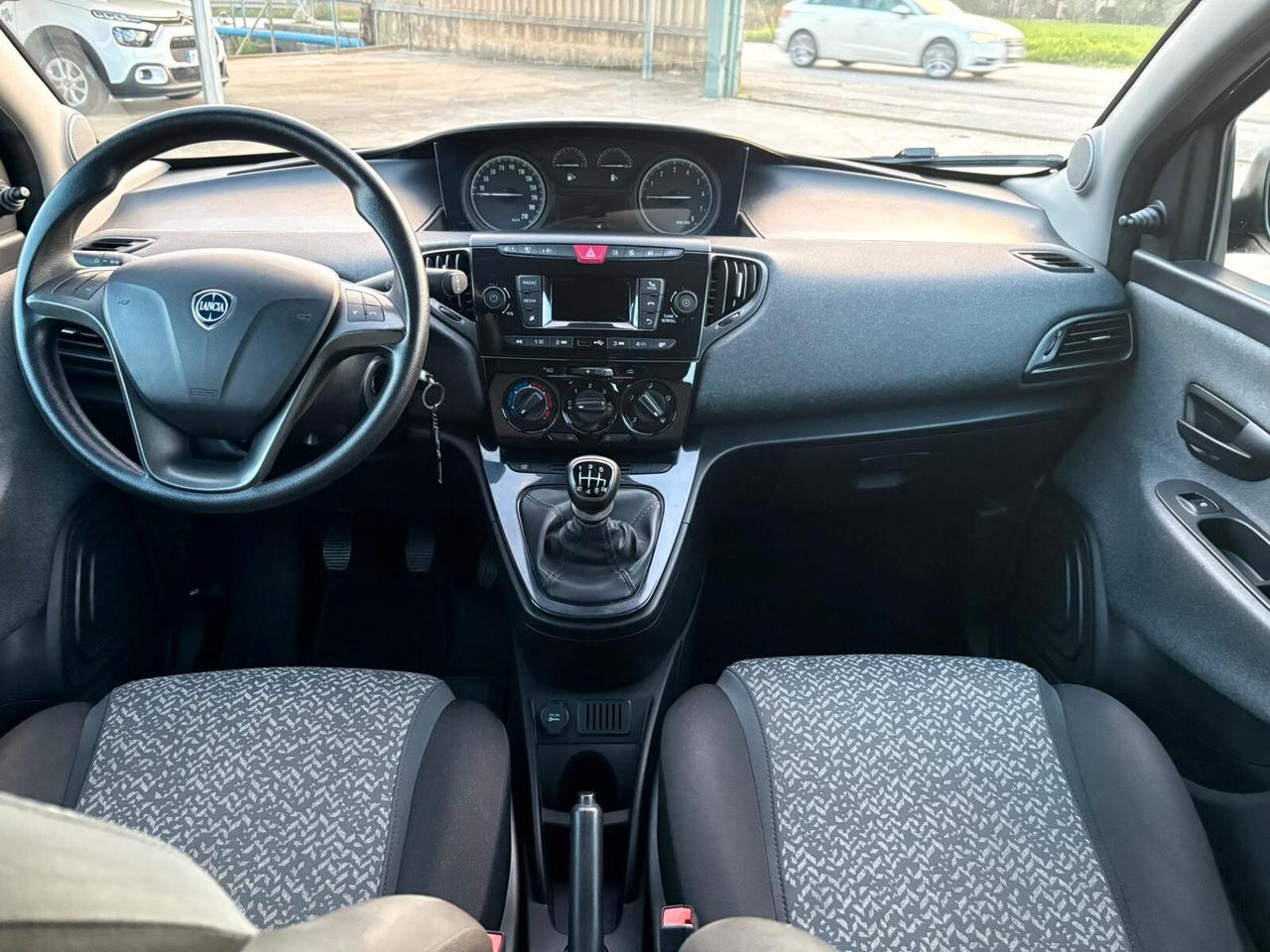 Lancia Ypsilon 1.0 FireFly 5P Hybrid Ecochic Silver