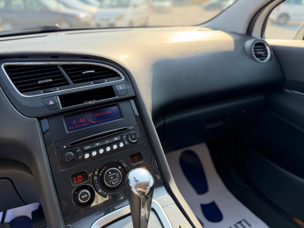Peugeot 5008 1.6 e-HDi 112CV Stop&Start cambio robotizzato Tecno