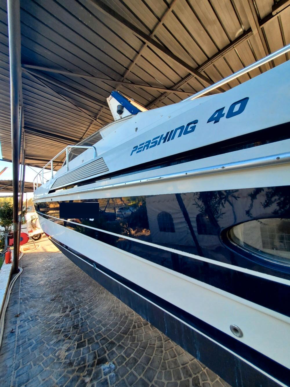 PERSHING 40