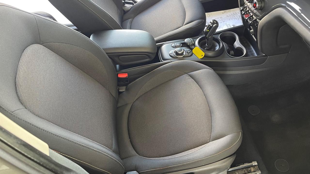 Mini Cooper Countryman 1.5 One D Essential