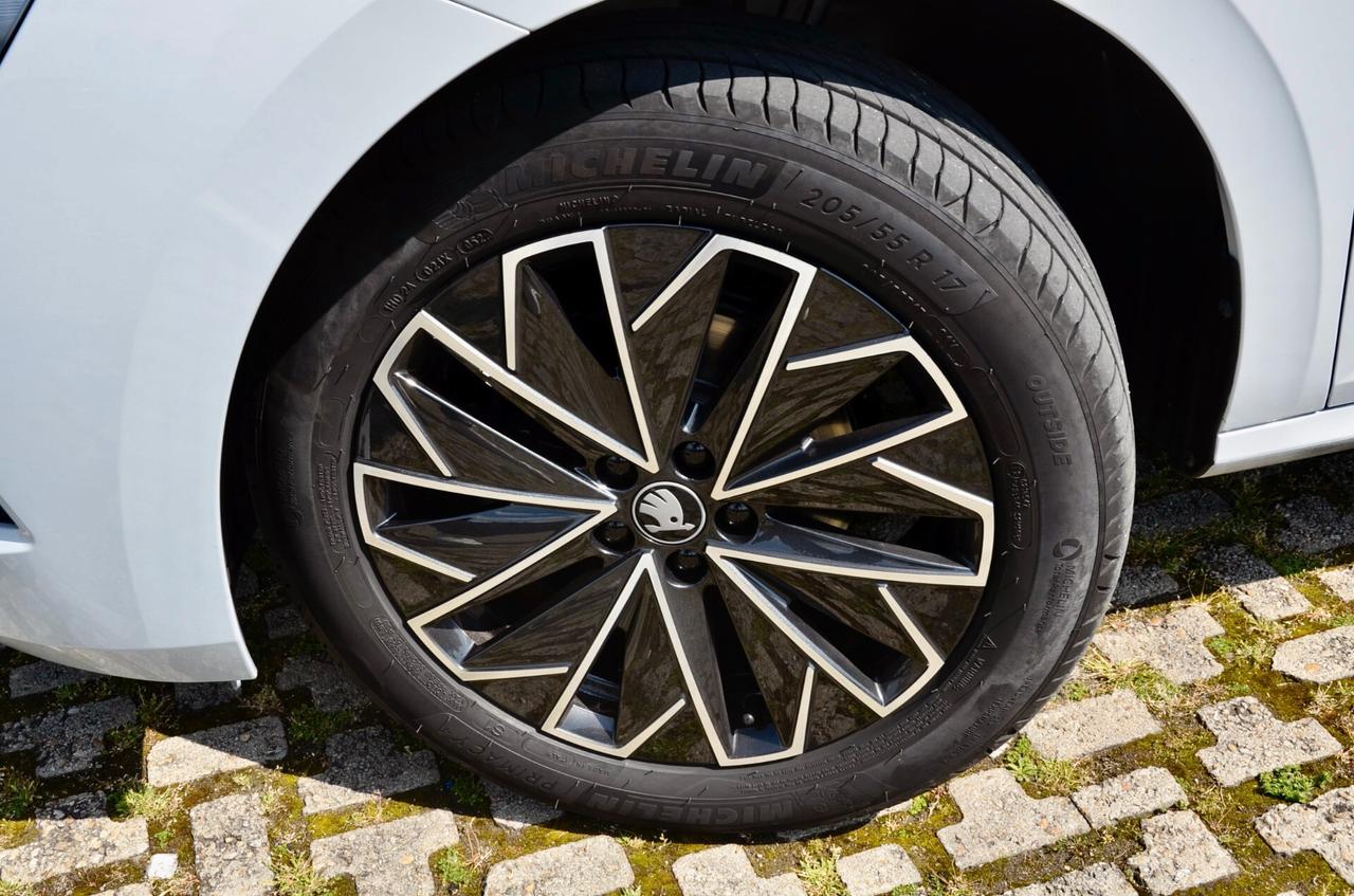 SKODA KAMIQ 1.0 TSI 130 EDITION 116cv, GARANZIA SKODA 7/27, UNICOPR, EURO 6E, FARI LED, RETROCAMERA, PERMUTE