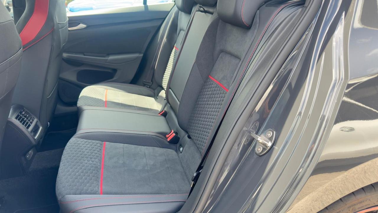 Volkswagen Golf GTI CLUBSPORT 2.0 TSI DSG/AKRAPOVIC/IQ LIGHT/