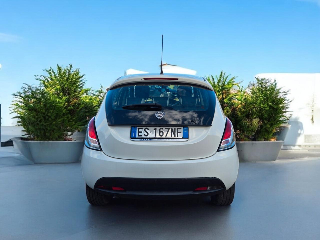 Lancia Ypsilon 0.9 TwinAir 85 CV 5 porte Metano motore rigenerato