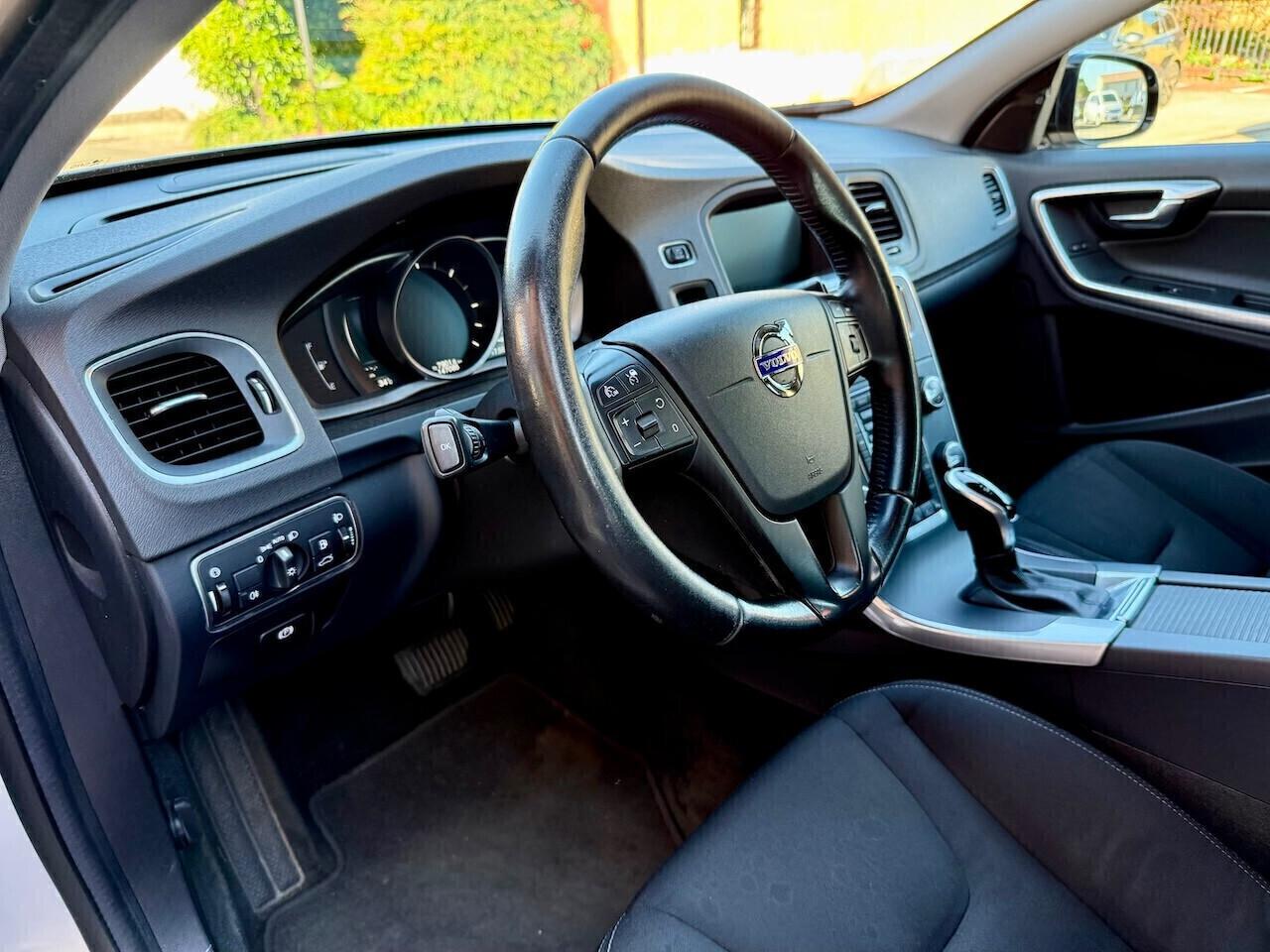 Volvo V60 Cross Country D4 Geartronic Business