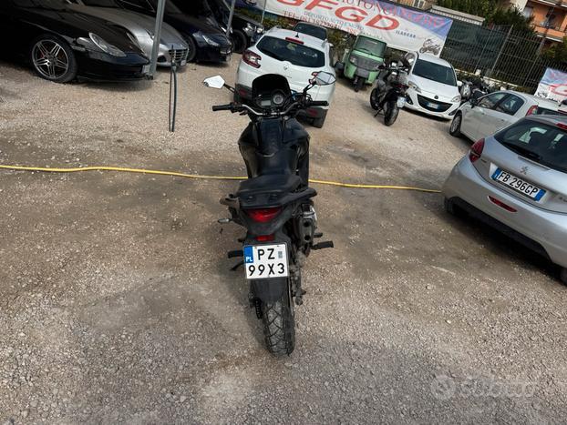 Honda transalp cc650 con un anno di assicurazione