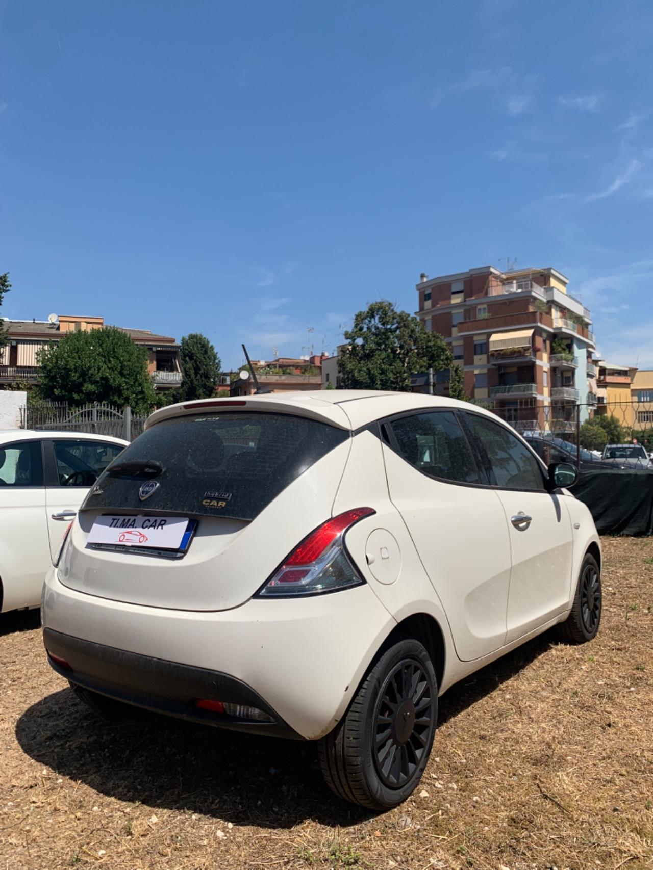 Lancia Ypsilon 1.0 FireFly 5 porte S&S Hybrid Silver Plus