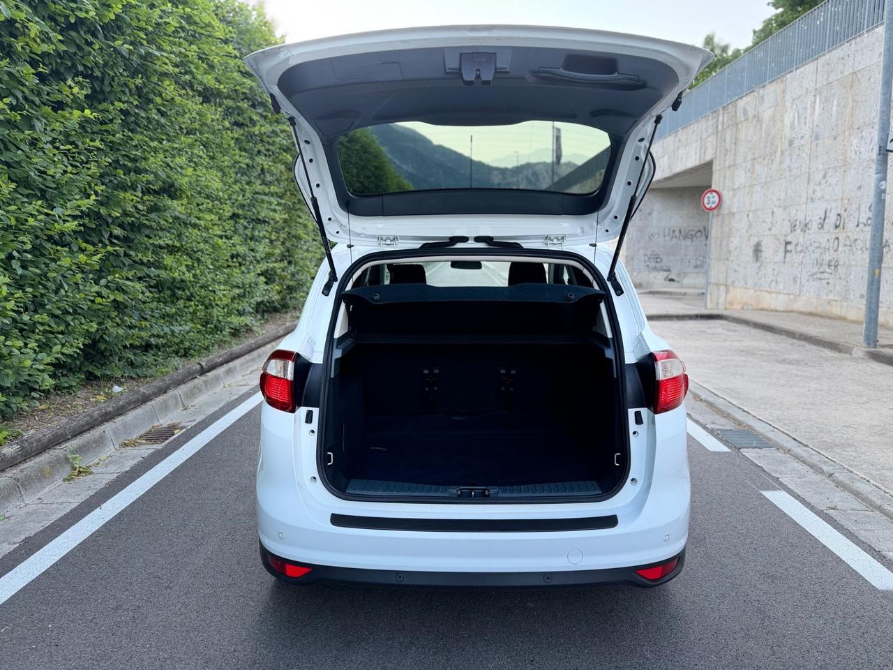Ford C-Max 1.6 TDCi 115CV Titanium ok neopatentati