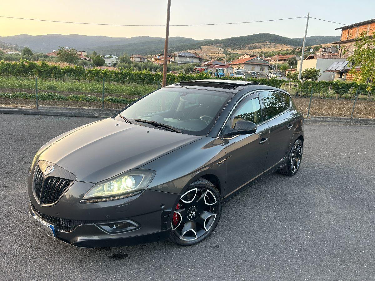 LANCIA - Delta - 1.9 MJT Twinturbo DPF Platino tetto navi telecamera