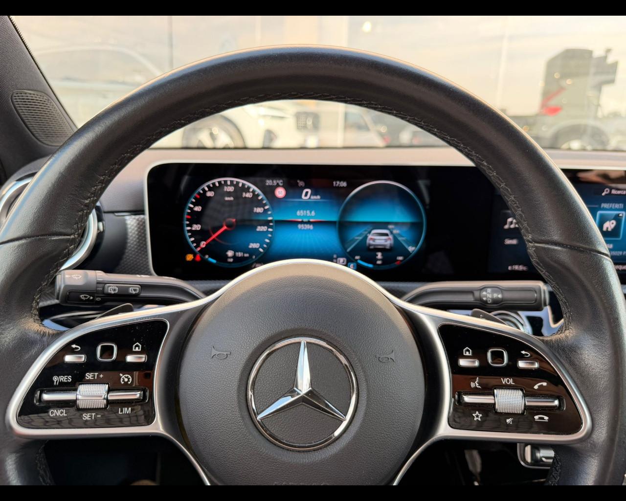 Mercedes-Benz CLASSE A 180D SPORT AUTO