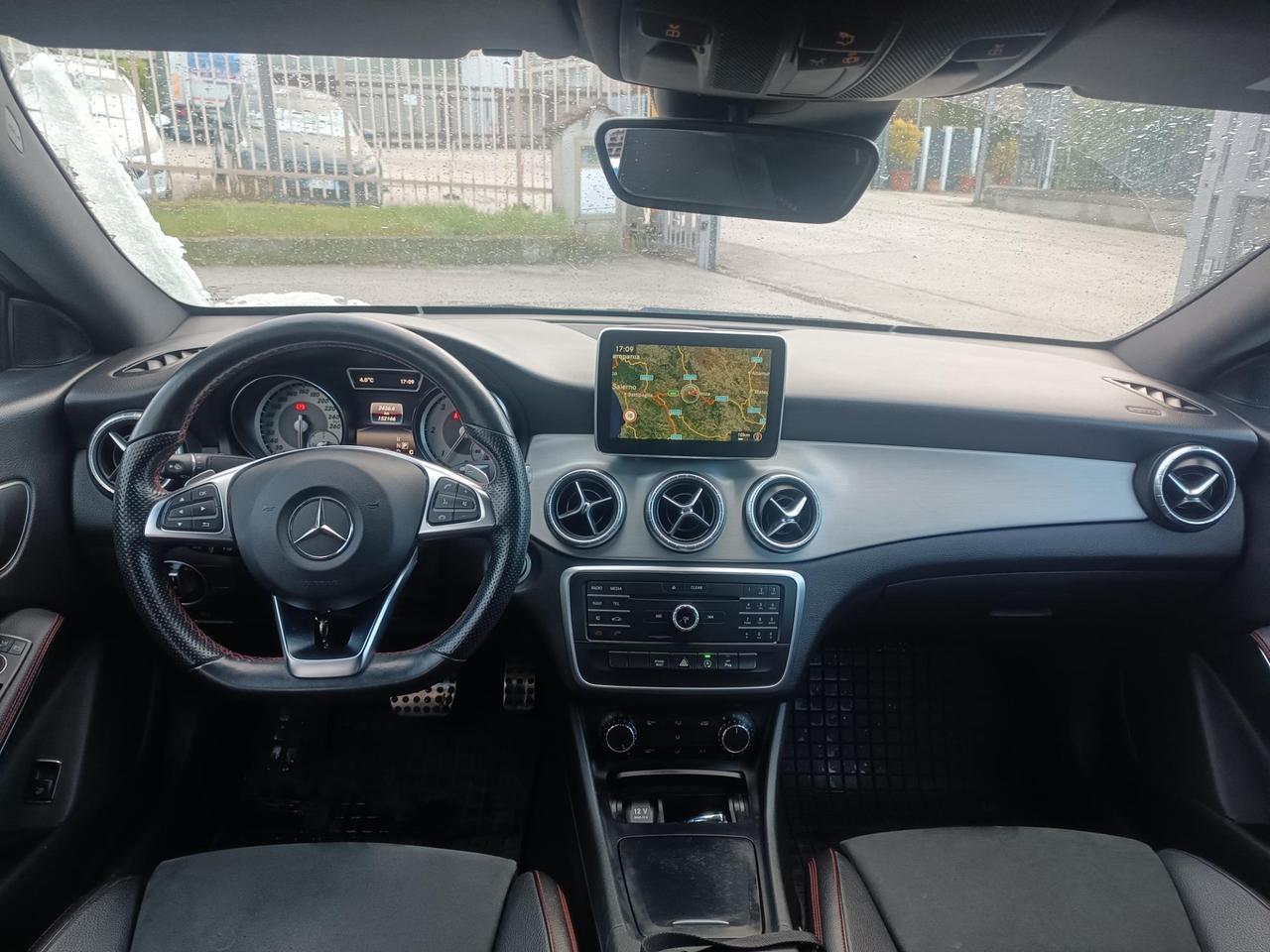 Mercedes CLA Berlina CLA 220 d Premium Dark Night 177cv auto