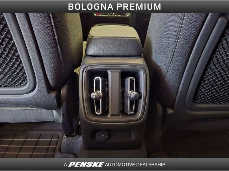 Volvo XC40 B3 automatico Plus Dark