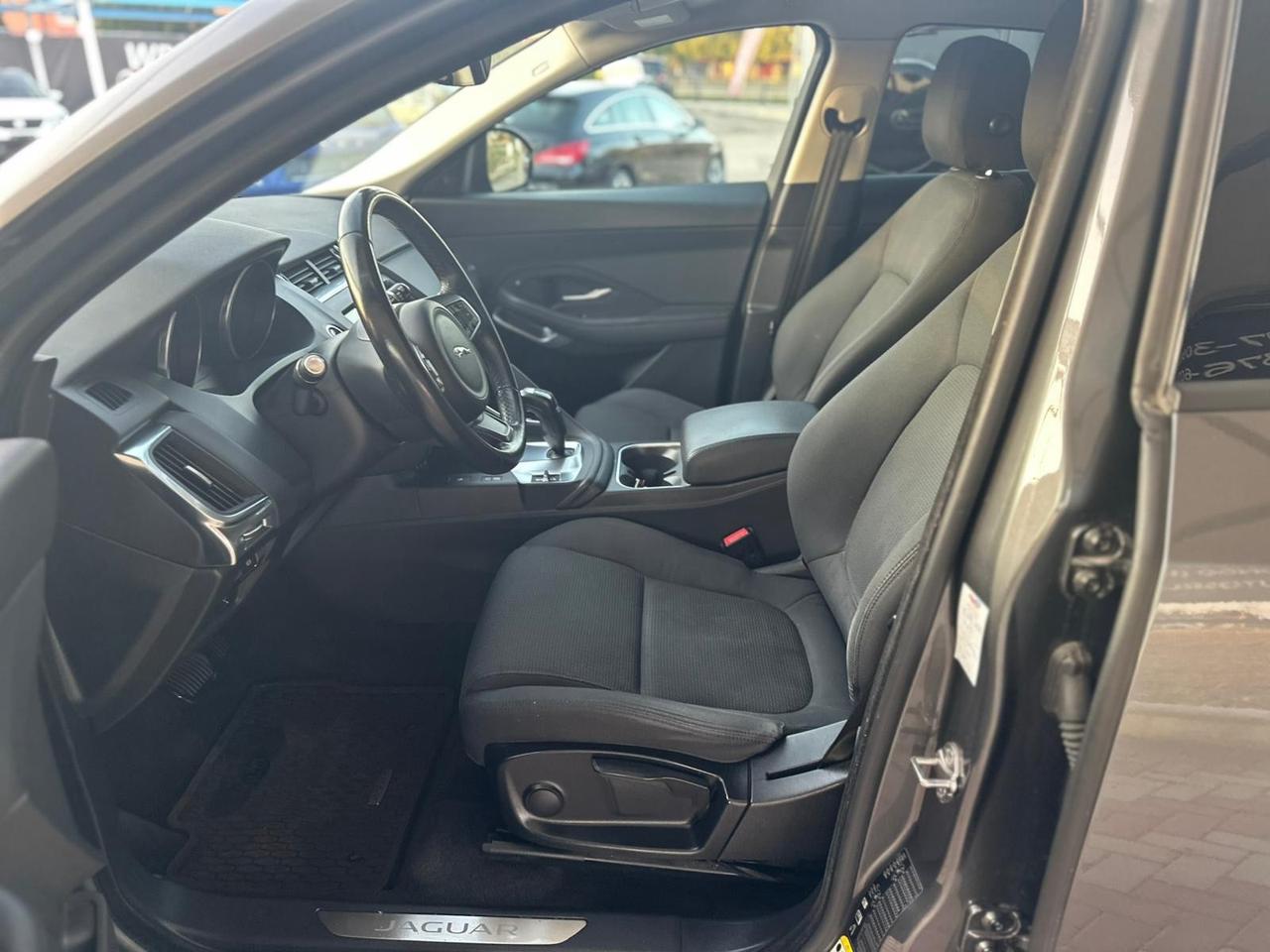 Jaguar E-Pace 2.0D 150 CV AWD aut. R-Dynamic HSE