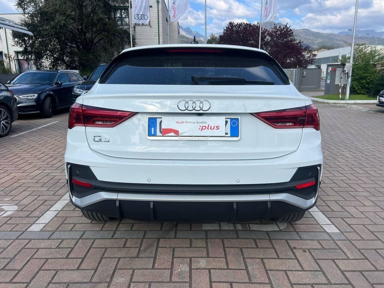 Audi Q3 35 TDI S tronic Identity Black