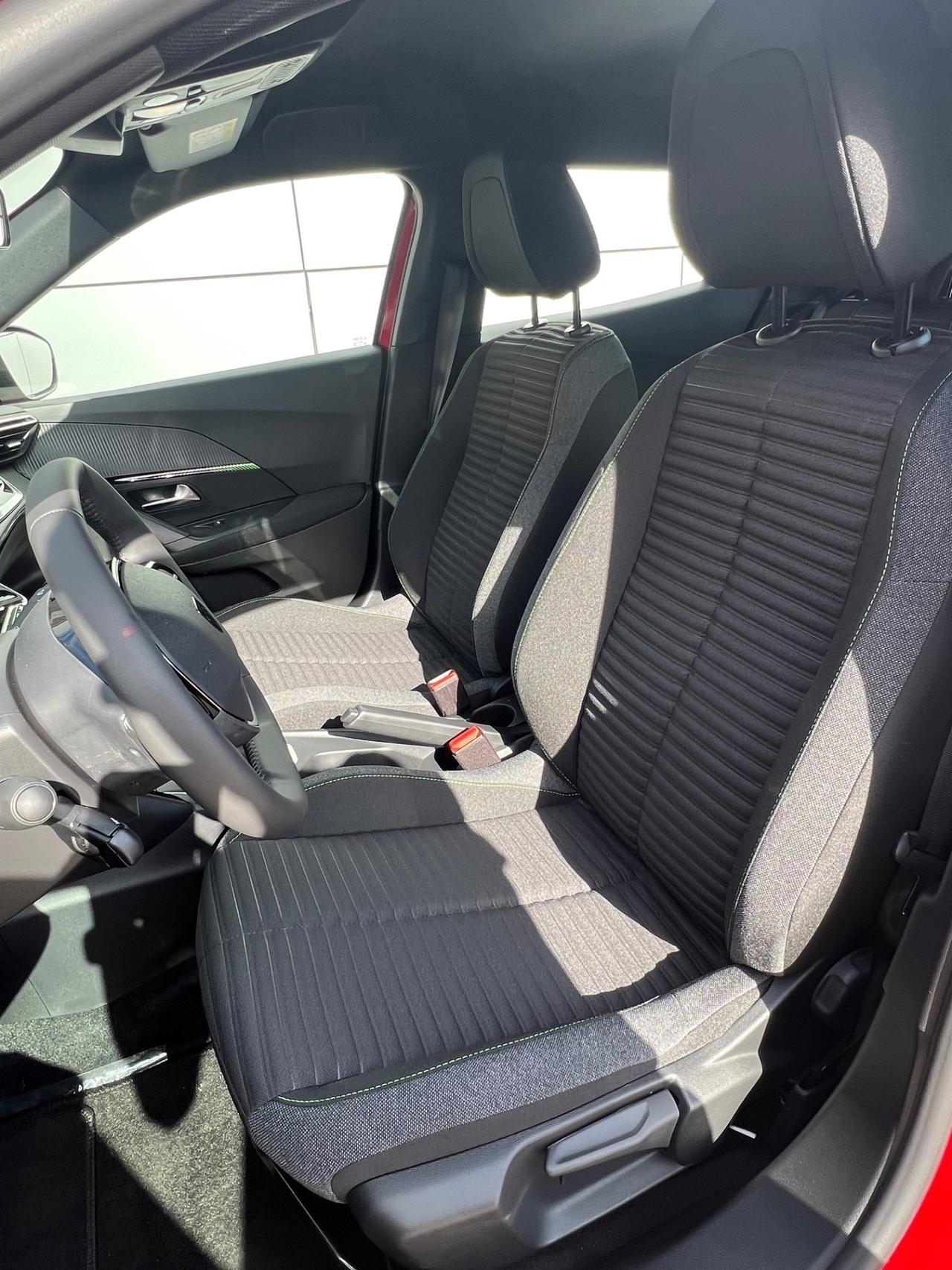 Peugeot 2008 1.2 Style possibilità noleggio no scoring