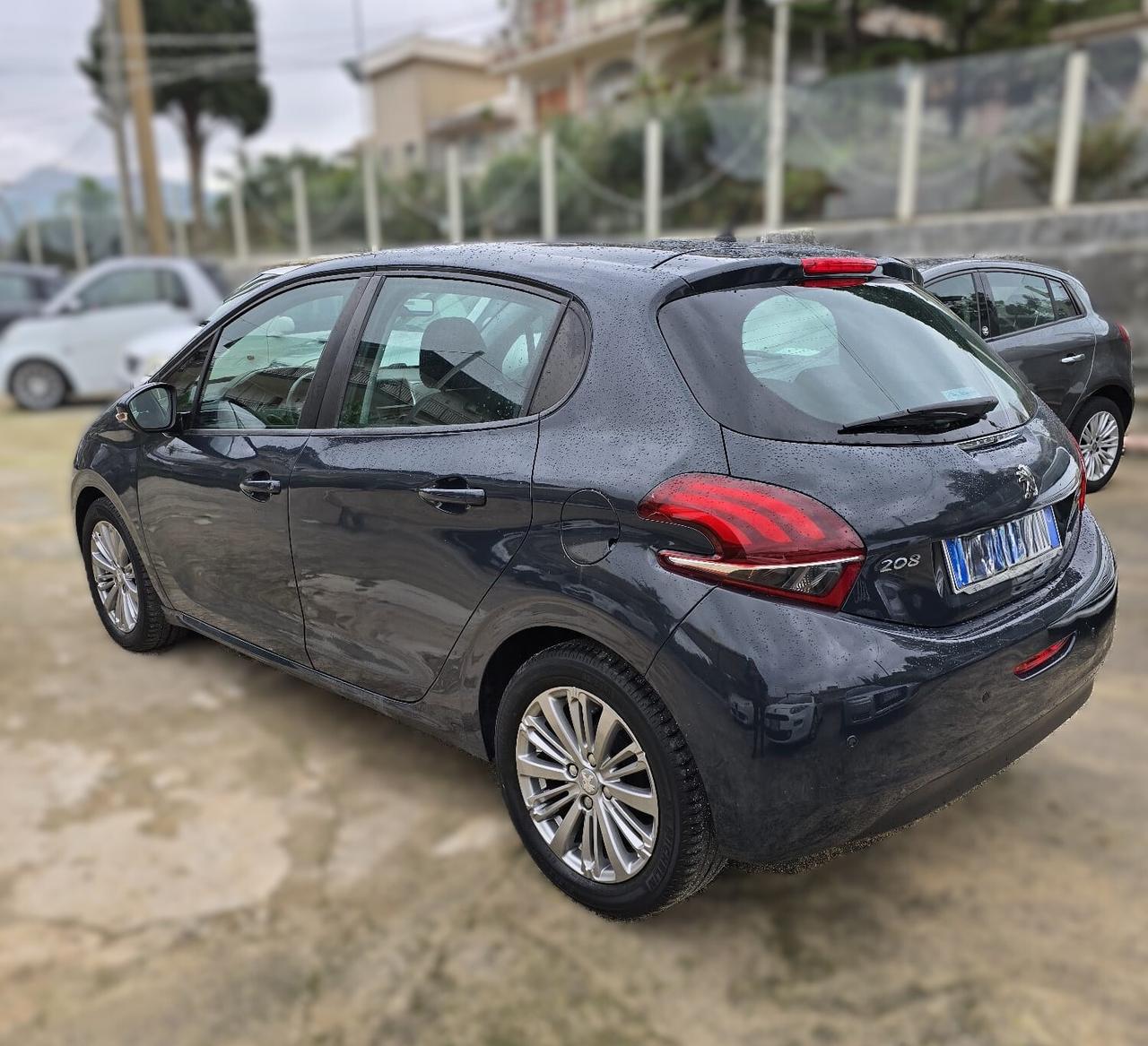 Peugeot 208 PureTech 82 5 porte Allure