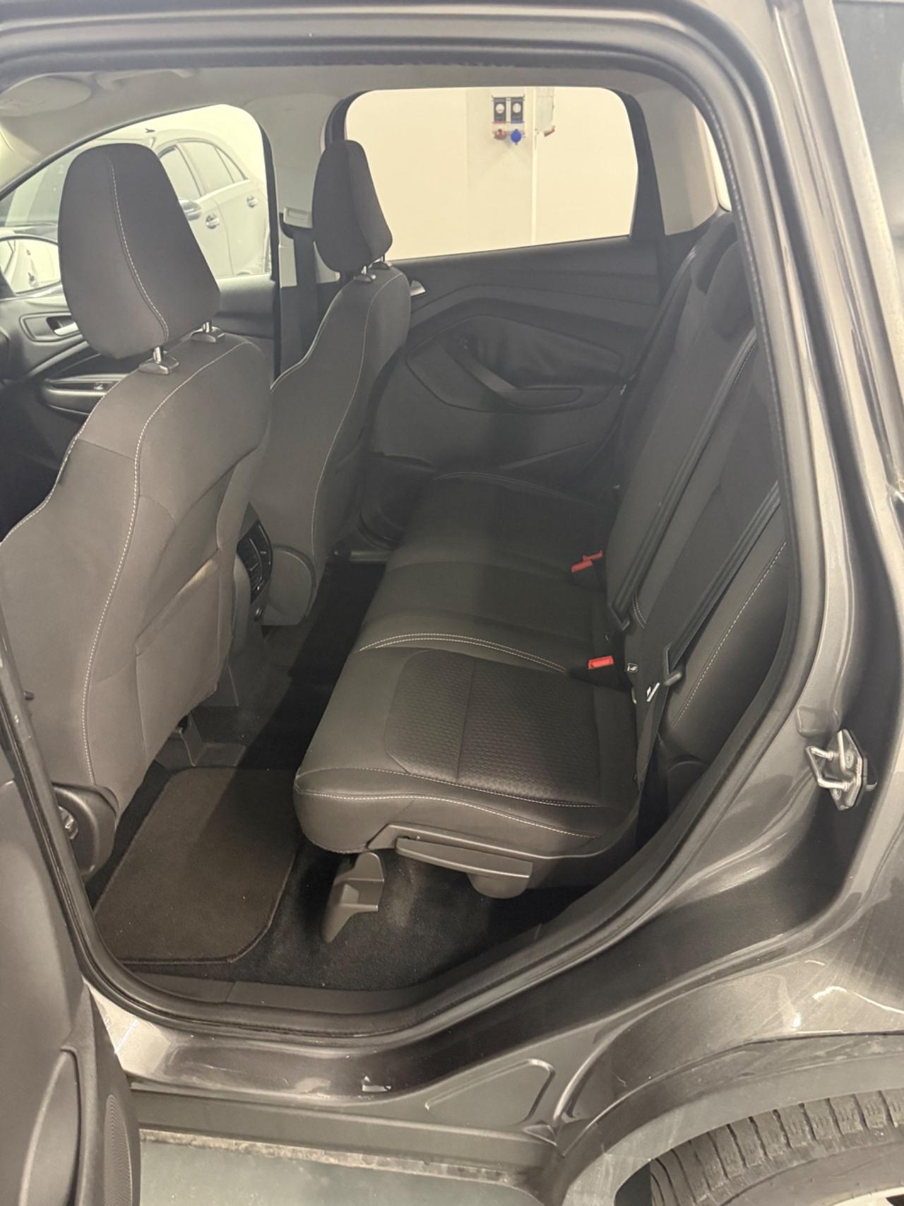 Ford Kuga 1.5 TDCI 120 CV S&S 2WD Powershift Titanium