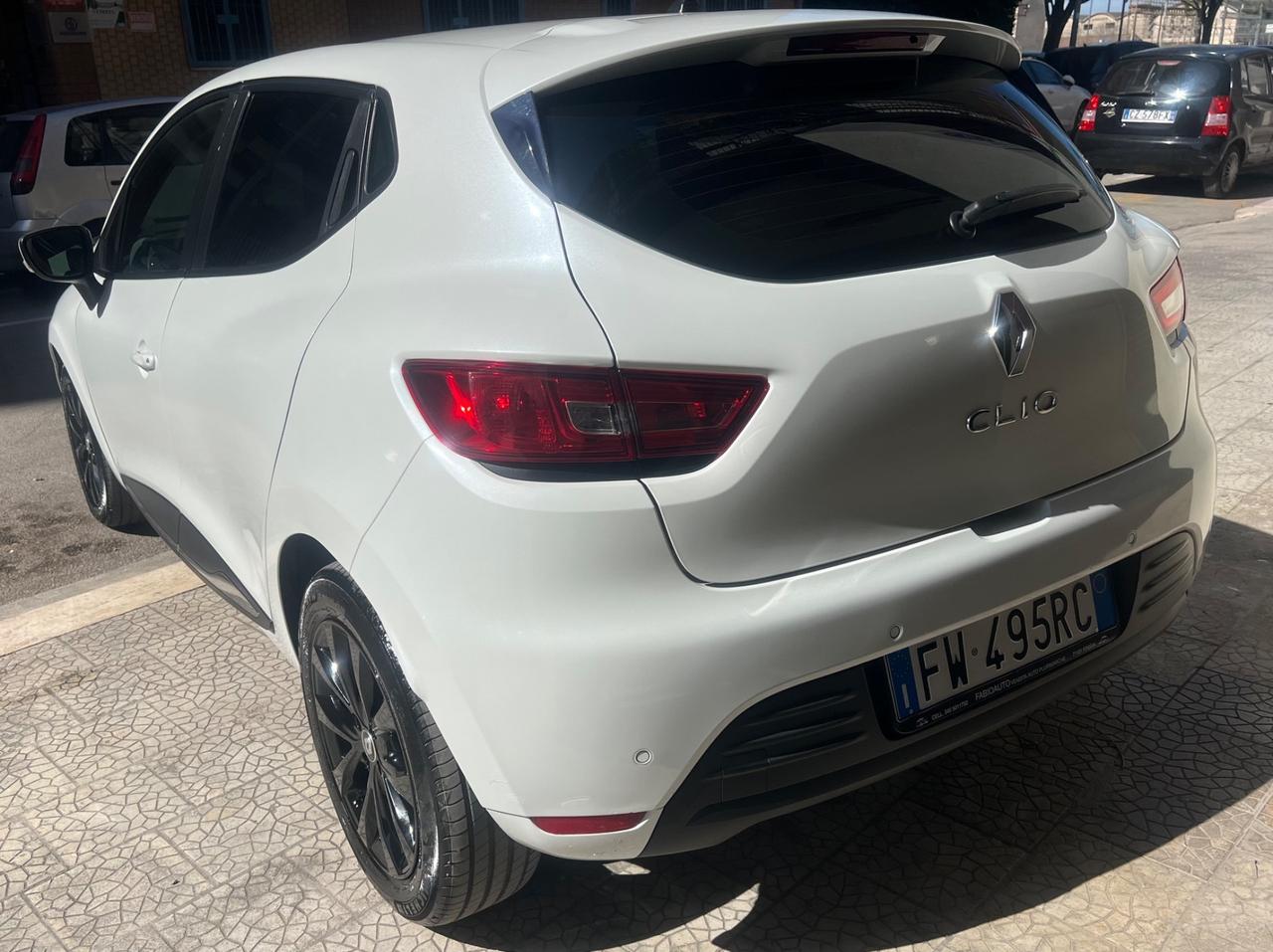 Renault Clio dCi 8V 75 CV 5 porte Moschino Life