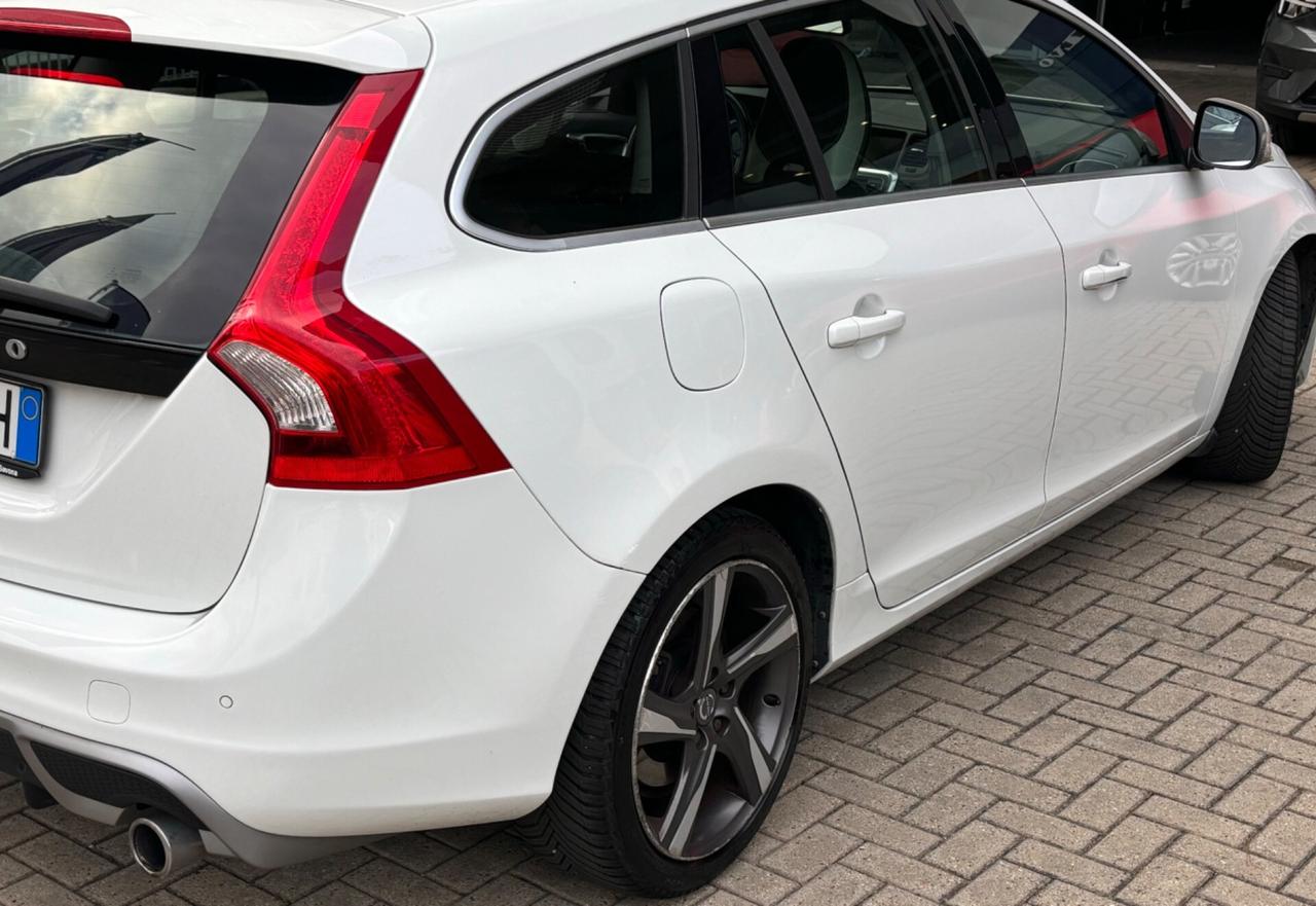 Volvo V60 D3 R-design Kinetic