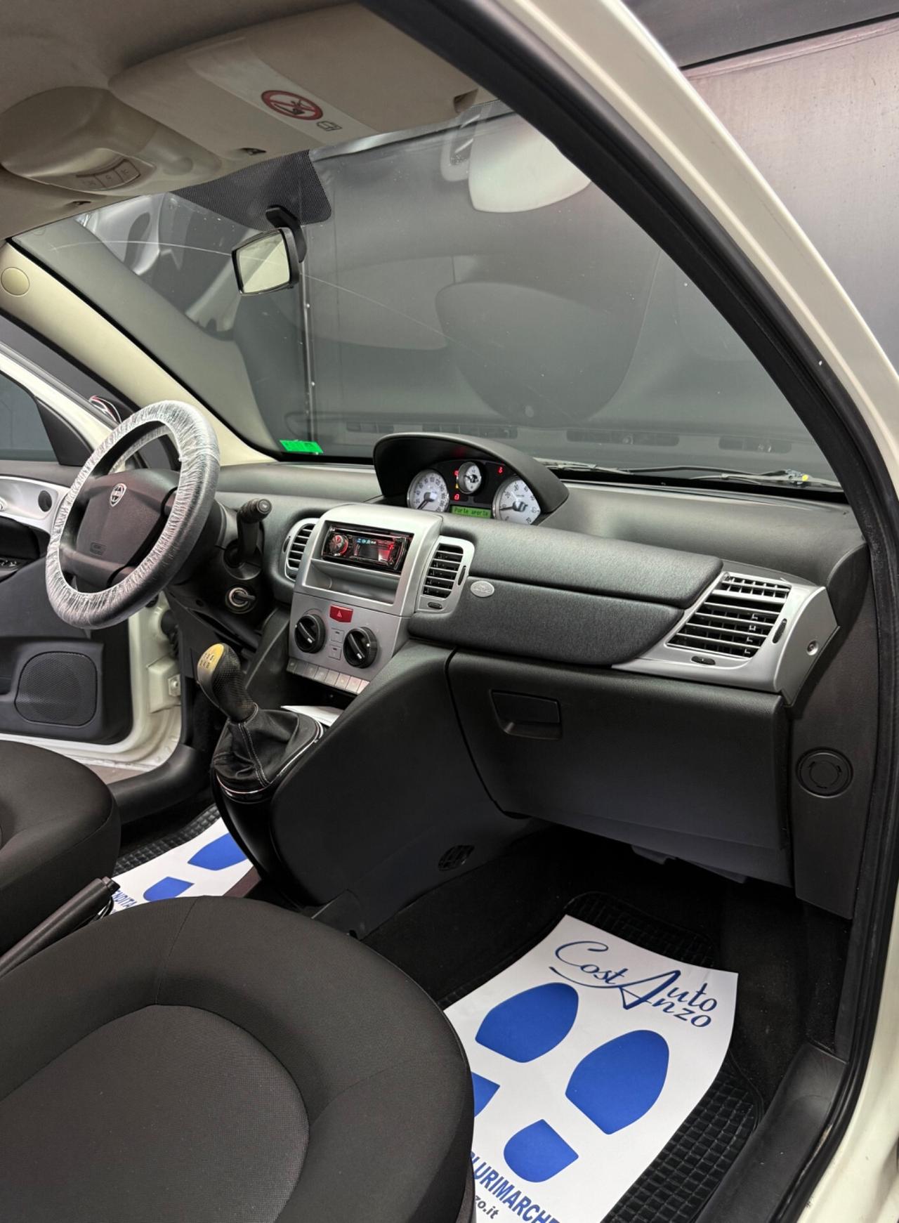 Lancia Ypsilon 1.3 Multijet 75 CV Unyca 2012