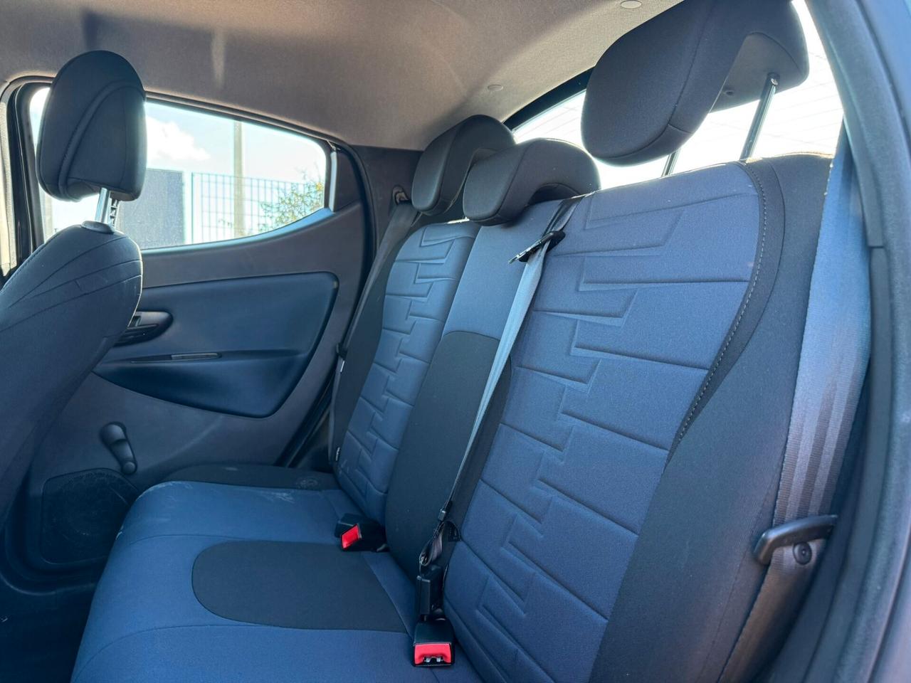 Lancia Ypsilon 1.0 FireFly 5 porte S&S Hybrid Platino