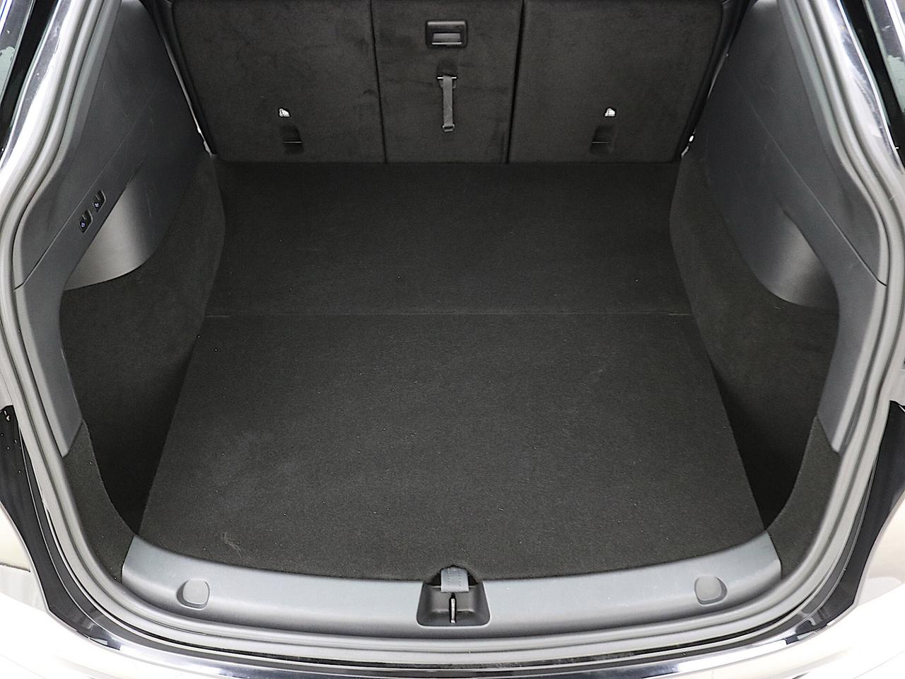 Tesla Model Y Long Range Dual Motor AWD