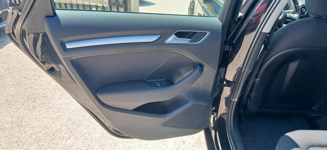 Audi A3 SPB 1.6 TDI ultra Ambition - 2014