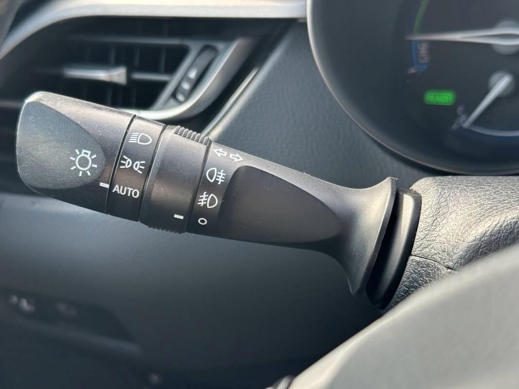 Toyota C-HR 1.8h Business AUTOMATICA e CarPlay