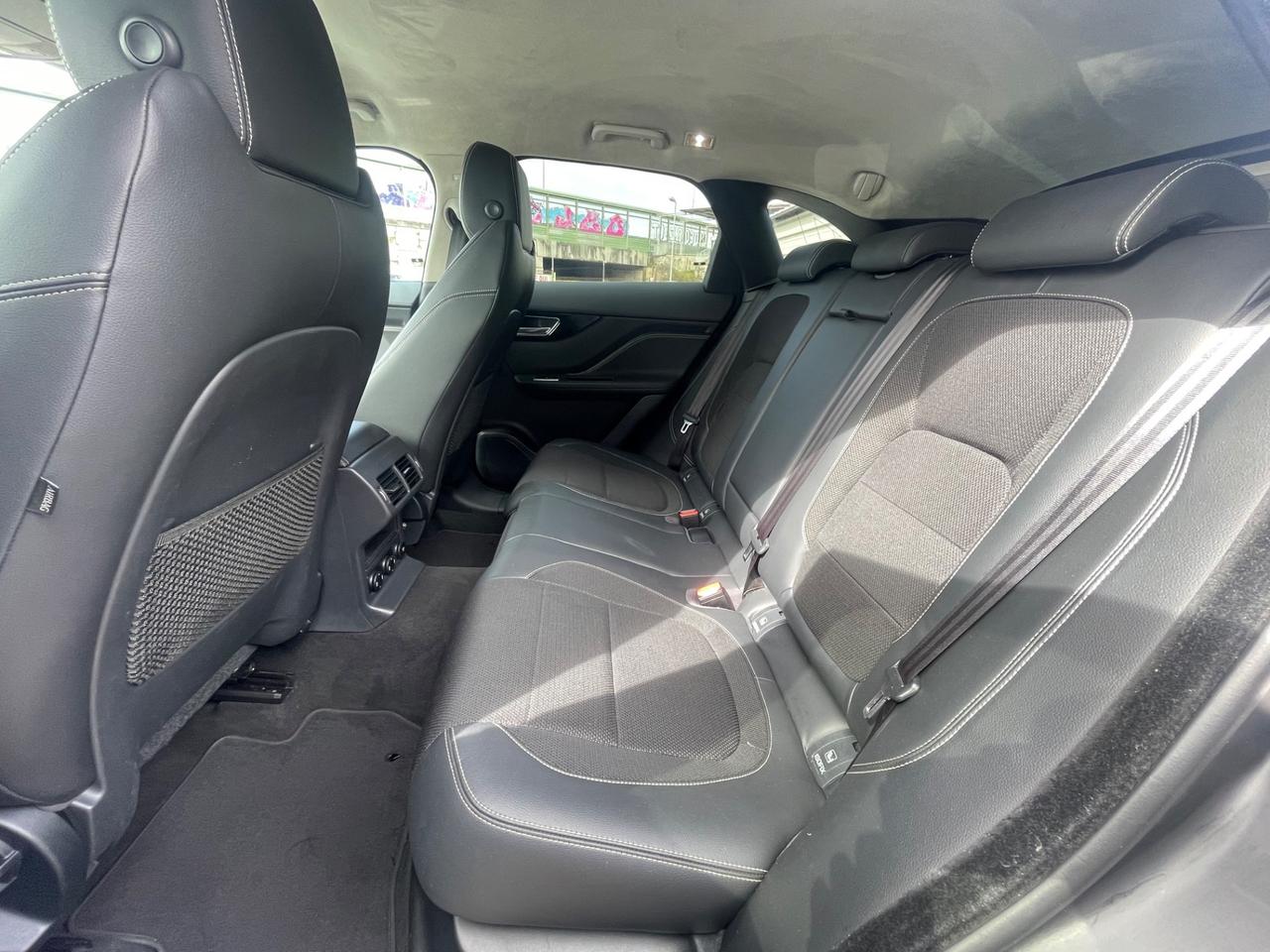 Jaguar F-Pace 2.0 D 180 CV AWD aut. R-Sport GARANZIA