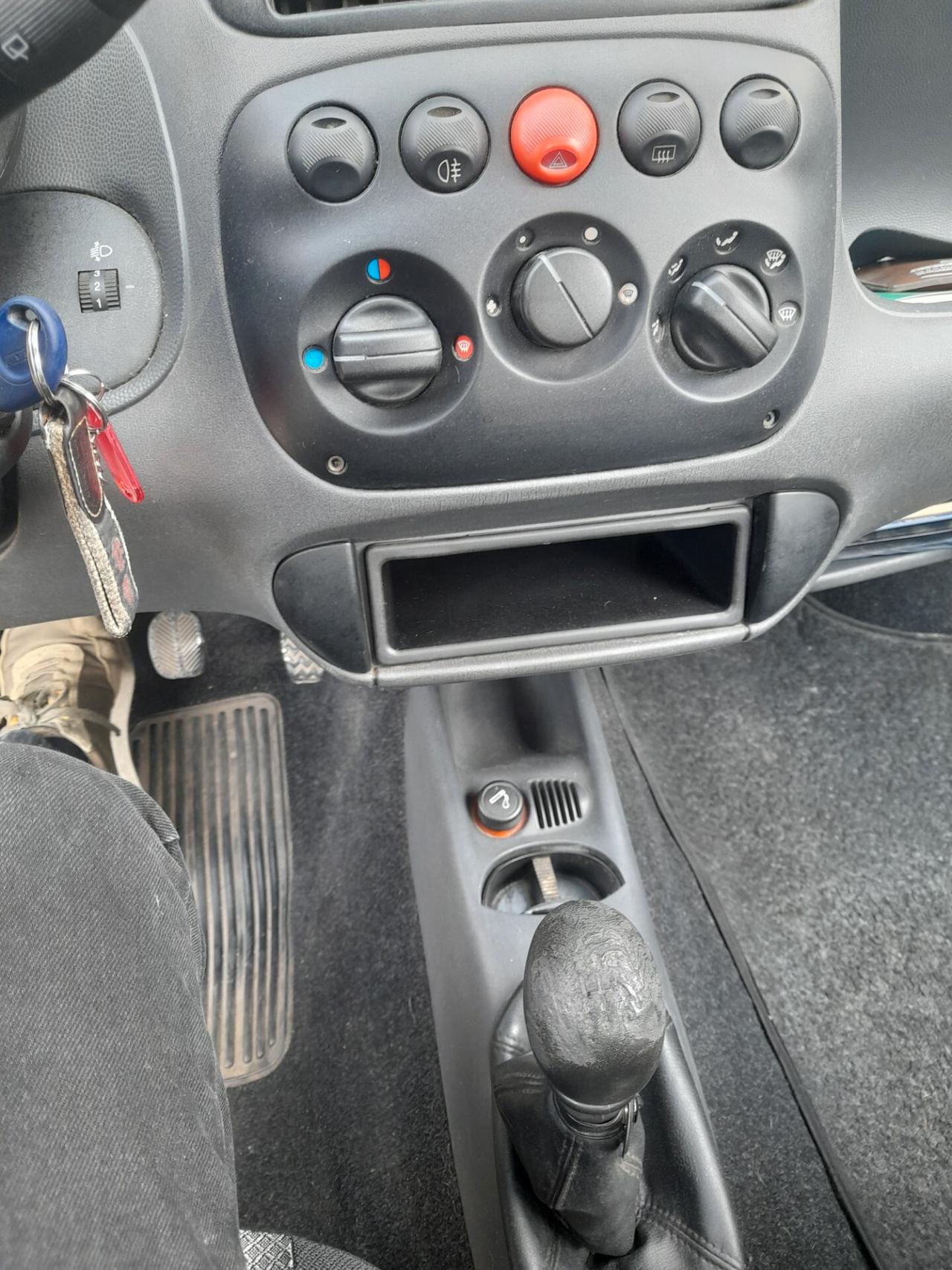 Fiat Seicento 1.1i cat Brush