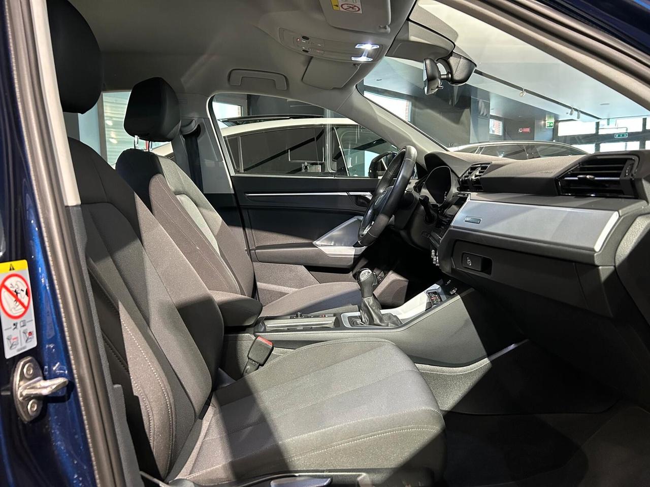 Audi Q3 45 TFSI e S tronic Business