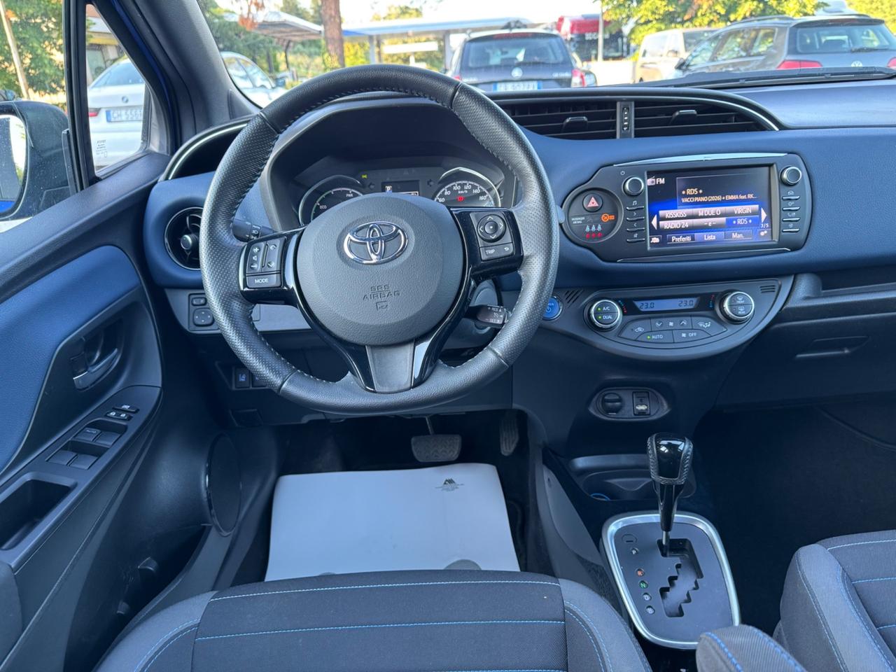 Toyota Yaris 1.5 Hybrid Trend Blue Edition