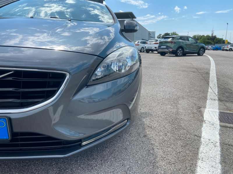 VOLVO V40 1.6 d2 Business