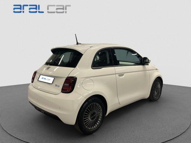 FIAT 500e Berlina 42 kWh Passion