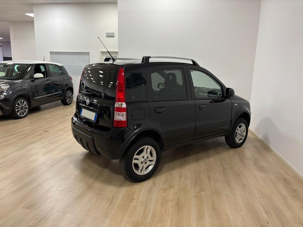 Fiat Panda 1.3 MJT 16V DPF 4x4 Climbing
