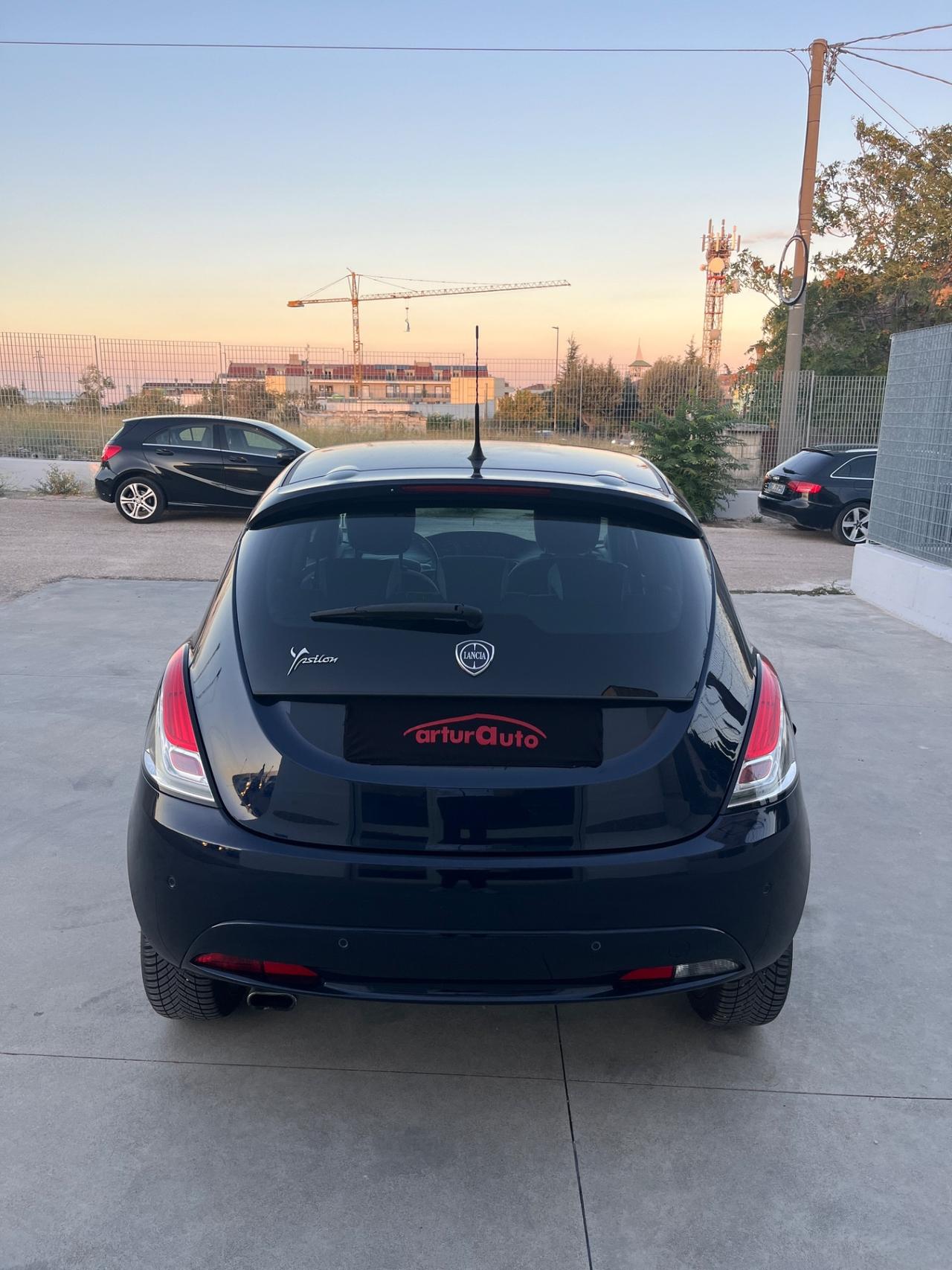 Lancia Ypsilon 1.2 69 CV 5 porte Mya