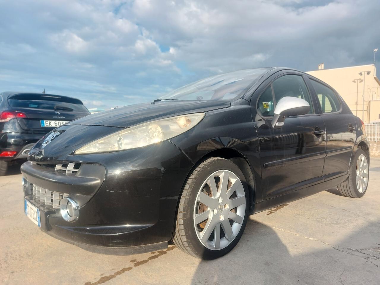 Peugeot 207 1.6 HDi 110CV 5p. XS